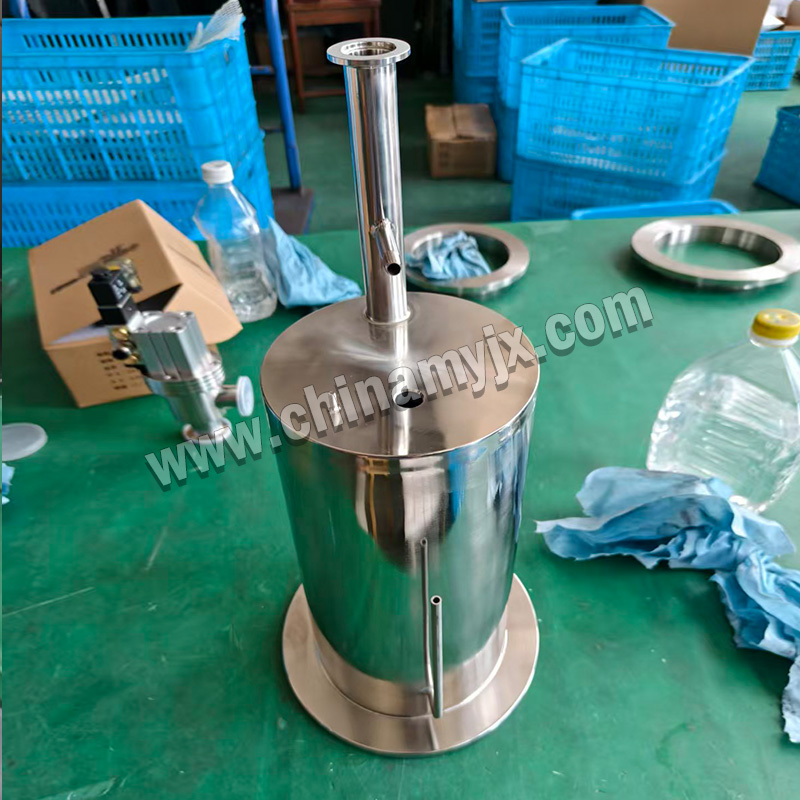 Custom Stainless Steel Vertical Vacuum Buffer Tank / Condensate Trap