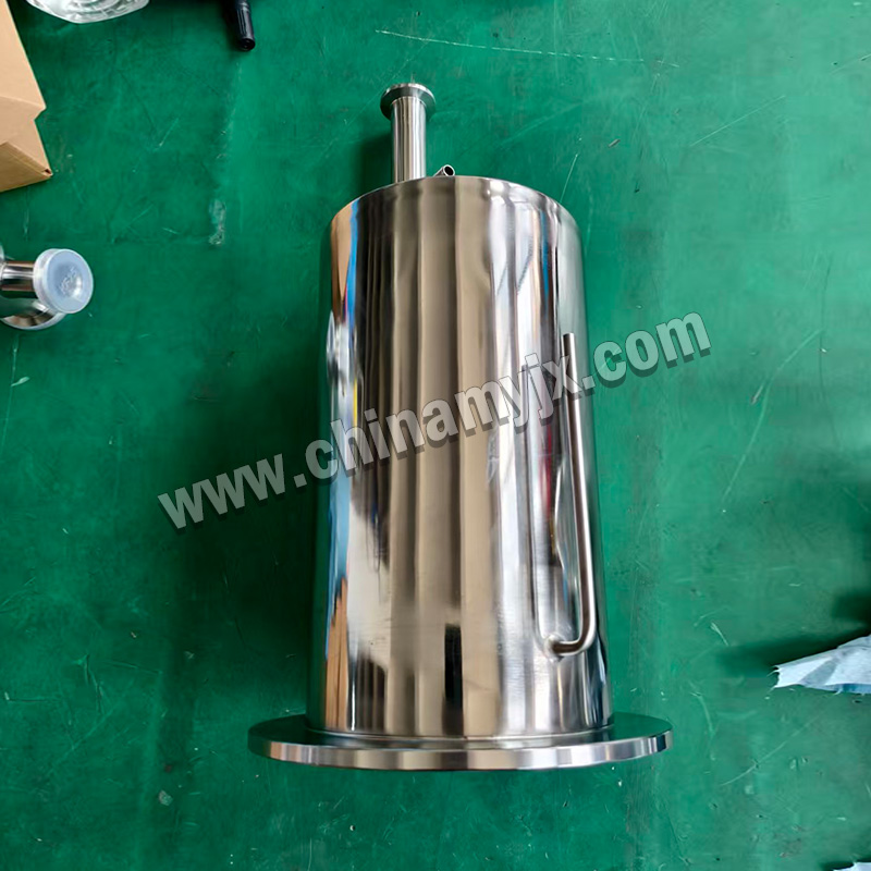Custom Stainless Steel Vertical Vacuum Buffer Tank / Condensate Trap