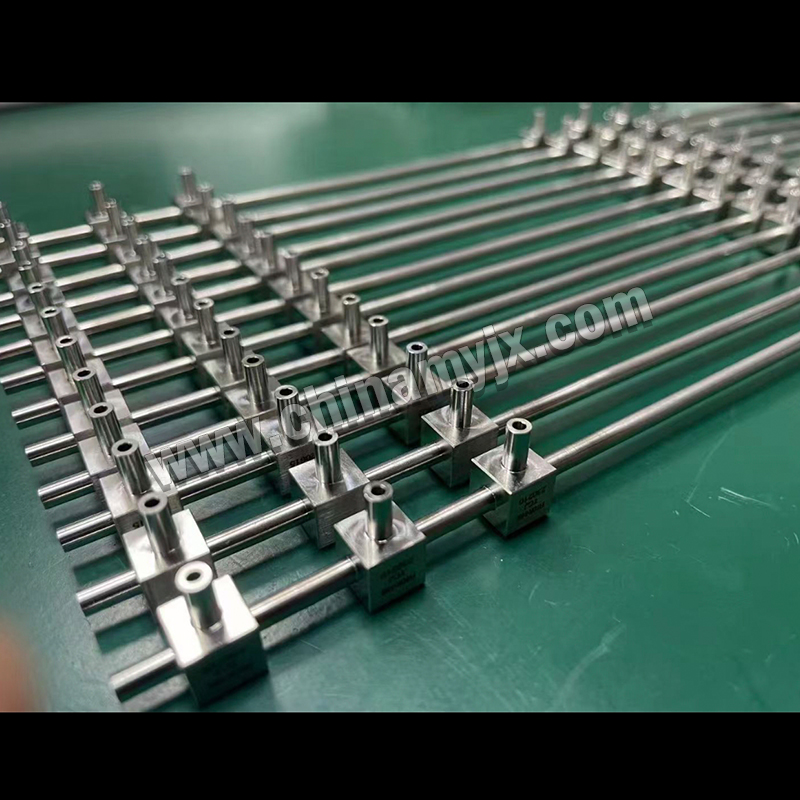 Custom Stainless Steel Multi-Nozzle Distribution Manifold for Industrial Fluid Distribution