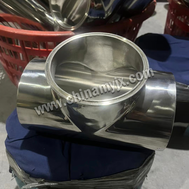Stainless steel reducing tee pipe fitting